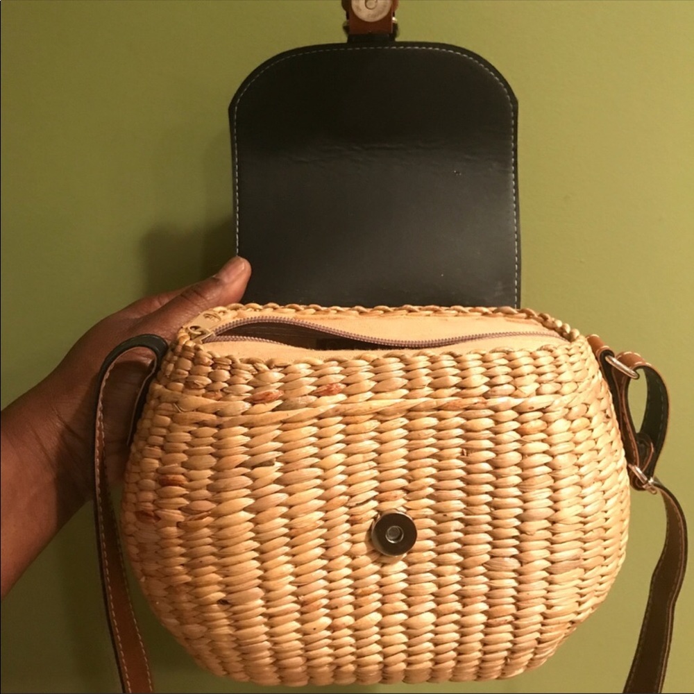 Newish woven bag ( carried once) Cute & Stylish